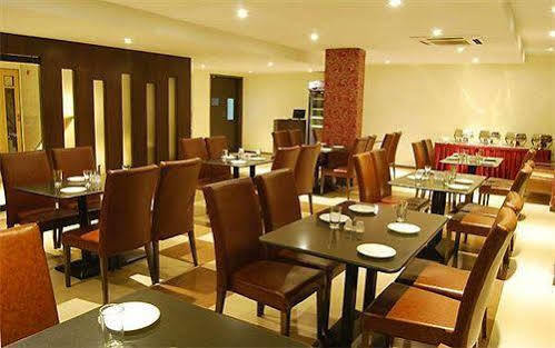 Vinayaga By Poppys ,Kumbakonam Hotel Exterior foto